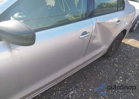 2013 Volkswagen Jetta 2.0L S z USA, uszkodzony, nr VIN 3VW2K7AJ9DM287034